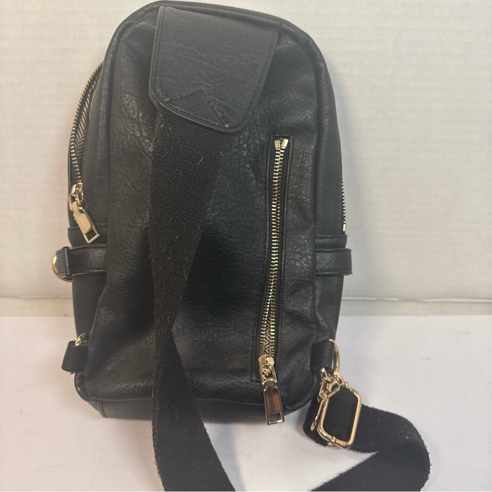 Black, Leather Sling, Backpack Adjustable Strap, Zipper READ - Picture 4 of 8